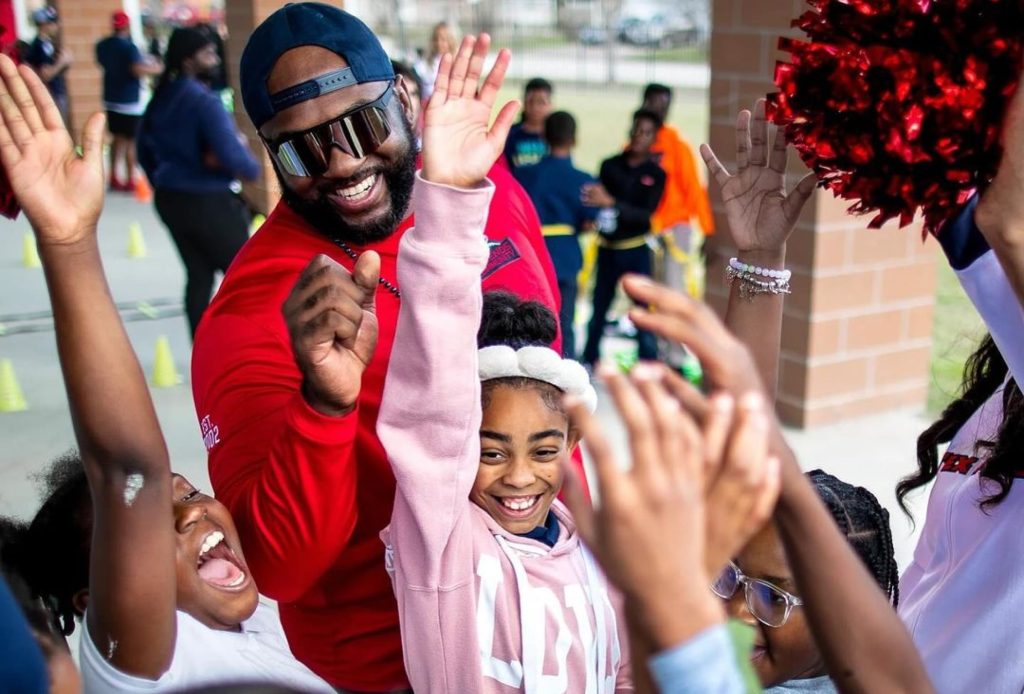 Earl volunteering