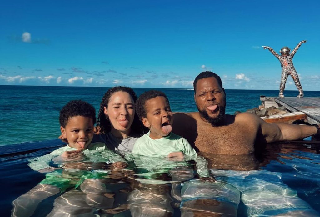 Suh and his family on vacation